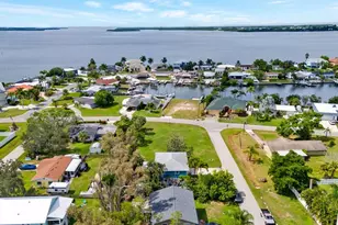 727 47th St W, Palmetto, FL 34221 - Photo 49