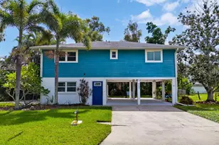 727 47th St W, Palmetto, FL 34221 - Photo 1