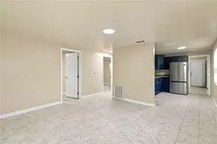 4212 9th St E, Bradenton, FL 34208 - Photo 5