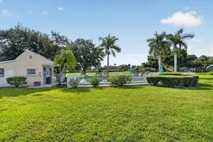 2319 Lakeside Mews, Sarasota, FL 34235 - Photo 21