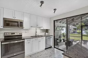 2319 Lakeside Mews, Sarasota, FL 34235 - Photo 9
