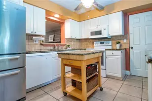 5745 Savannah Dr, Sarasota, FL 34231 - Photo 13