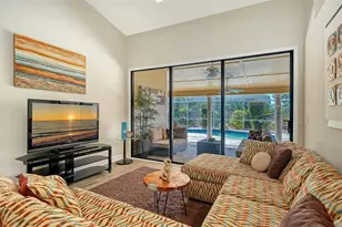 7975 Monticello Ln, Sarasota, FL 34243 - Photo 5