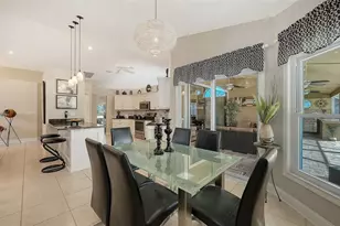 7975 Monticello Ln, Sarasota, FL 34243 - Photo 19