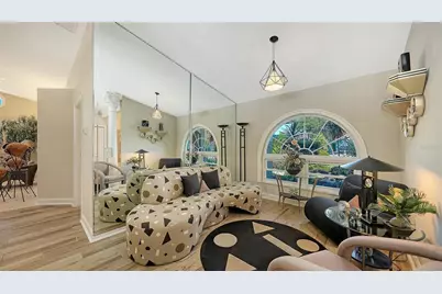 7975 Monticello Lane, Sarasota, FL 34243 - Photo 11