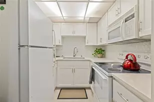244 Saint Augustine Ave, Venice, FL 34285 - Photo 5