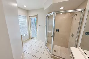 4871 Winterhaven Dr, Sarasota, FL 34233 - Photo 23