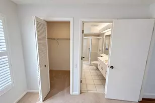 4871 Winterhaven Dr, Sarasota, FL 34233 - Photo 21