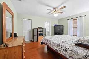 4006 75th Terrace E, Sarasota, FL 34243 - Photo 15