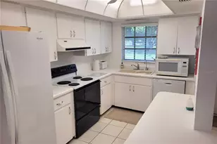 2609 Golf Course Dr, Sarasota, FL 34234 - Photo 11