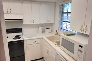 2609 Golf Course Dr, Sarasota, FL 34234 - Photo 9