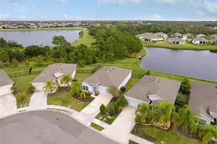 13715 Woodbridge Terrace, Bradenton, FL 34211 - Photo 3