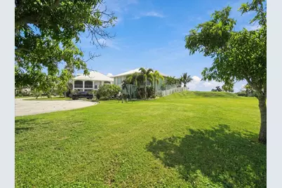 71 Island Court, Terra Ceia, FL 34250 - Photo 3