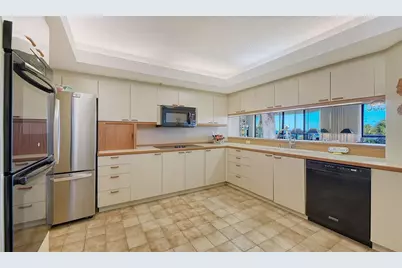 2110 Harbourside Drive #523, Longboat Key, FL 34228 - Photo 35