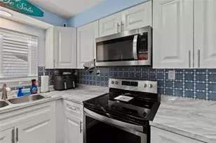 4490 49th Ave N, Saint Petersburg, FL 33714 - Photo 11