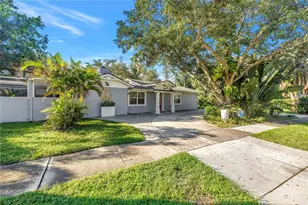844 Patterson Dr, Sarasota, FL 34234 - Photo 1