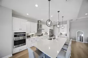 10252 Canaveral Cir, Sarasota, FL 34241 - Photo 11