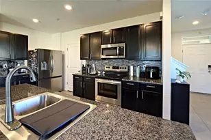 4805 Silver Topaz St, Sarasota, FL 34233 - Photo 7