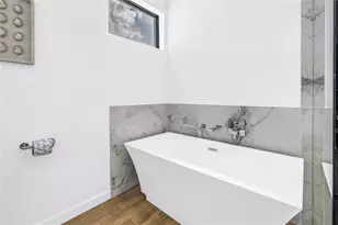 2345 Temple St, Sarasota, FL 34239 - Photo 29