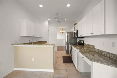 7002 Prosperity Circle #701, Sarasota, FL 34238 - Photo 9