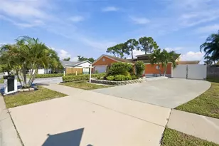 6625 Mauna Loa Blvd, Sarasota, FL 34241 - Photo 5