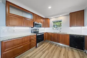 3372 Webber St, Sarasota, FL 34239 - Photo 9
