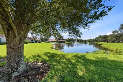 3981 Wilshire Circle E #195, Sarasota, FL 34238 - Photo 33