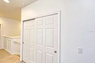 3880 82nd Ave Cir E, Sarasota, FL 34243 - Photo 3