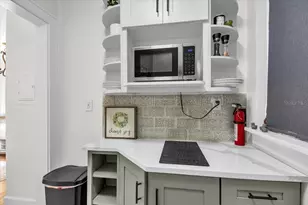 210 N 17th Street NW, Bradenton, FL 34205 - Photo 9
