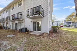 7169 E Bank Dr, Tampa, FL 33617 - Photo 21