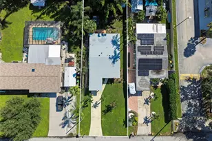 210 Briggs Ct, Sarasota, FL 34237 - Photo 17