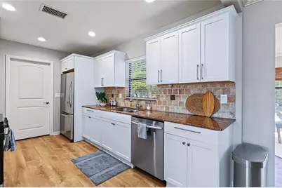 3013 Jennings Drive, Sarasota, FL 34239 - Photo 9