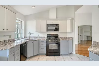 3944 Lyndhurst Court, Sarasota, FL 34235 - Photo 9