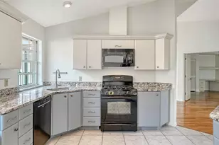 3944 Lyndhurst Ct, Sarasota, FL 34235 - Photo 9