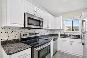 2930 64th St W, Bradenton, FL 34209 - Photo 11