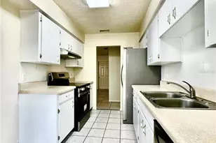 3110 8th St, Sarasota, FL 34237 - Photo 9
