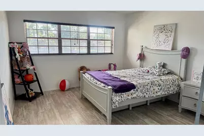 7880 Palm Aire Lane #203, Sarasota, FL 34243 - Photo 9