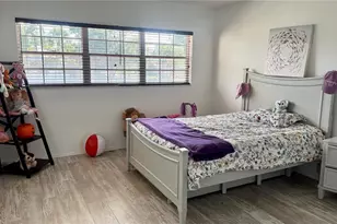 7880 Palm Aire Ln, Sarasota, FL 34243 - Photo 9