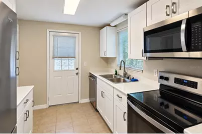 6631 Glades Way, Sarasota, FL 34231 - Photo 7