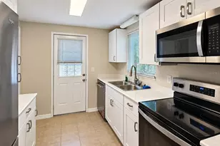 6631 Glades Way, Sarasota, FL 34231 - Photo 7