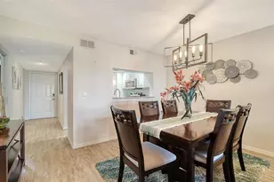 9330 Clubside Cir, Sarasota, FL 34238 - Photo 7