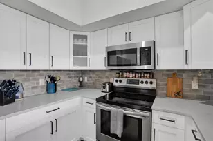 4138 Central Sarasota Pkwy, Sarasota, FL 34238 - Photo 13