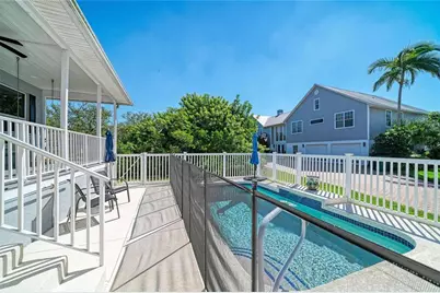 310 13th Avenue W, Palmetto, FL 34221 - Photo 9