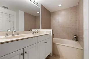 800 N Tamiami Trl, Sarasota, FL 34236 - Photo 17
