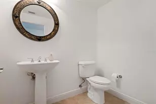 800 N Tamiami Trl, Sarasota, FL 34236 - Photo 7