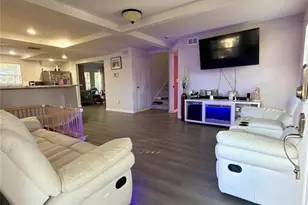 2219 12th Ave W, Bradenton, FL 34205 - Photo 3