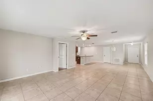 1501 Climbing Dayflower Dr, Ruskin, FL 33570 - Photo 5
