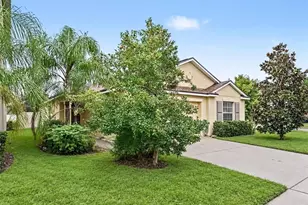 1501 Climbing Dayflower Dr, Ruskin, FL 33570 - Photo 3
