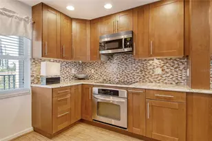 4800 Gulf of Mexico Dr, Longboat Key, FL 34228 - Photo 9