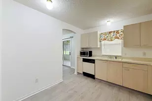 1607 Coghill Dr, Lady Lake, FL 32159 - Photo 5